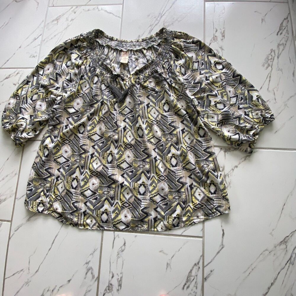 Faded Glory Women 1X 16W Gray Yellow Geometric Short Sleeve Blouse Top